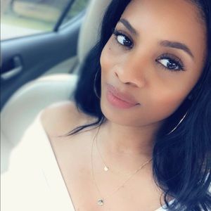 Meet your Posher, Olivia